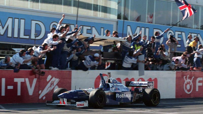 Damon Hill wins Japanese GP and 1996 World Championship