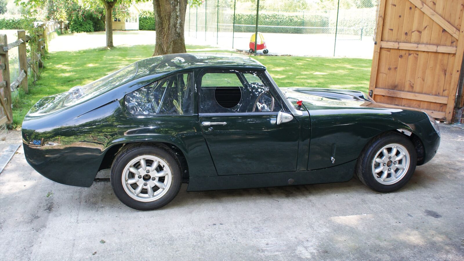 Side view of 1972 Lenham Le Mans GT