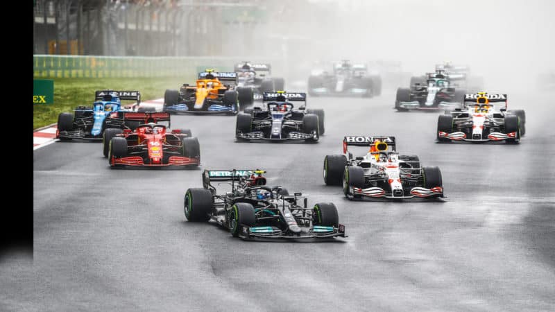 Valtteri Bottas leads at the start of the 2021 Turkish Grand Prix