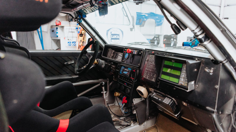 Lancia Delta Integrale interior