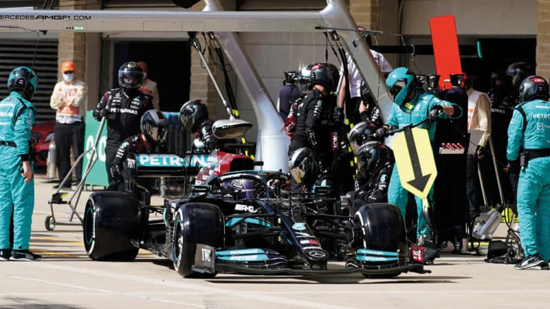 Lewis Hamilton Mercedes pitstop