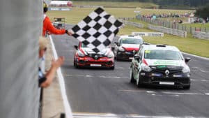 Renault Clio Cup race
