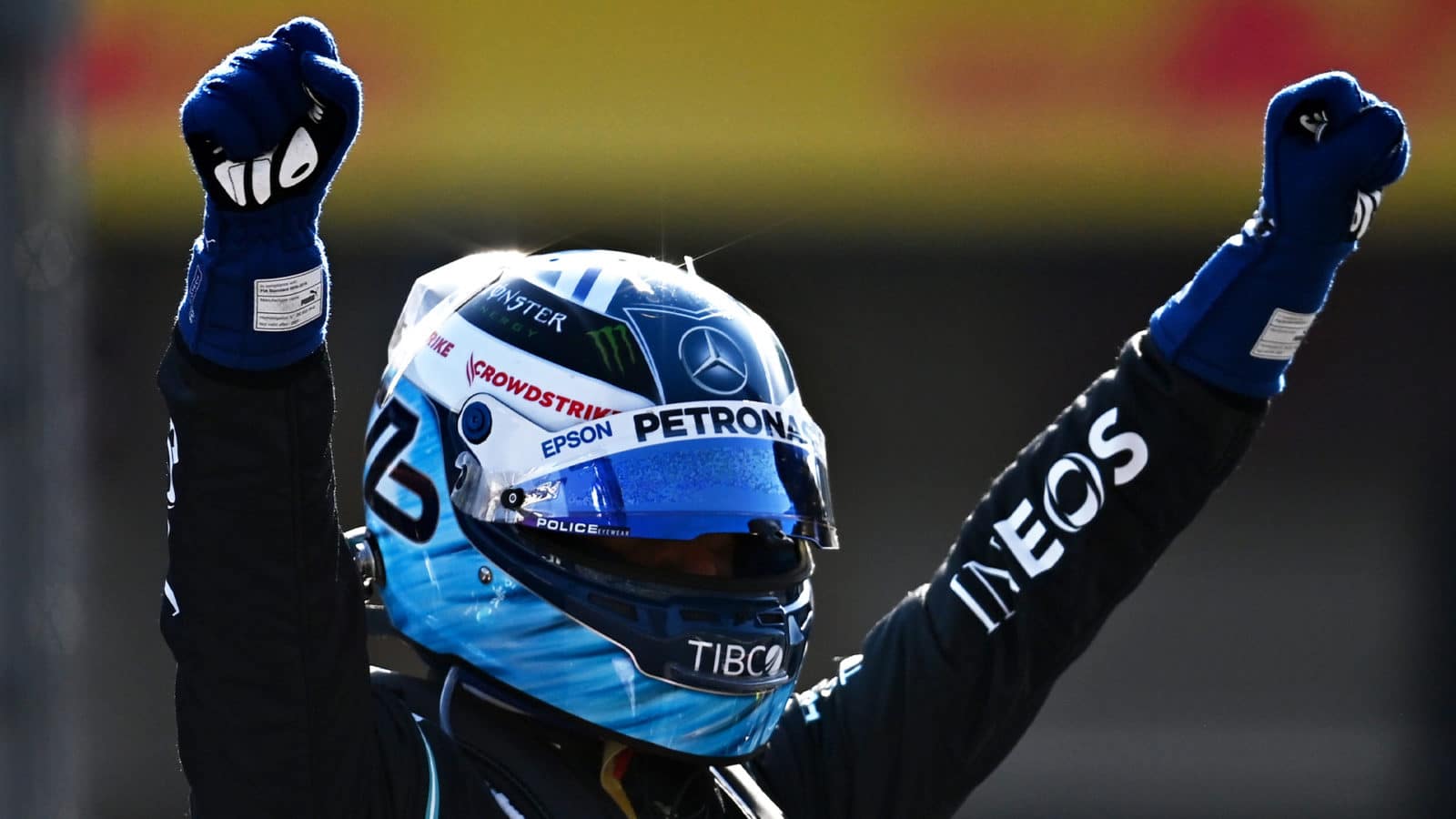 Valtteri Bottas celebrates taking pole at the 2021 Mexican Grand Prix