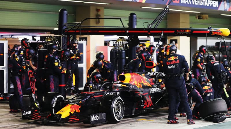 Max Verstappen pitstop during 2021 Abu Dhabi Grand Prix