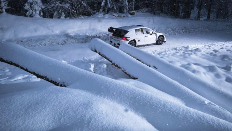Night test on snow for Hyundai i20N Rally1 car