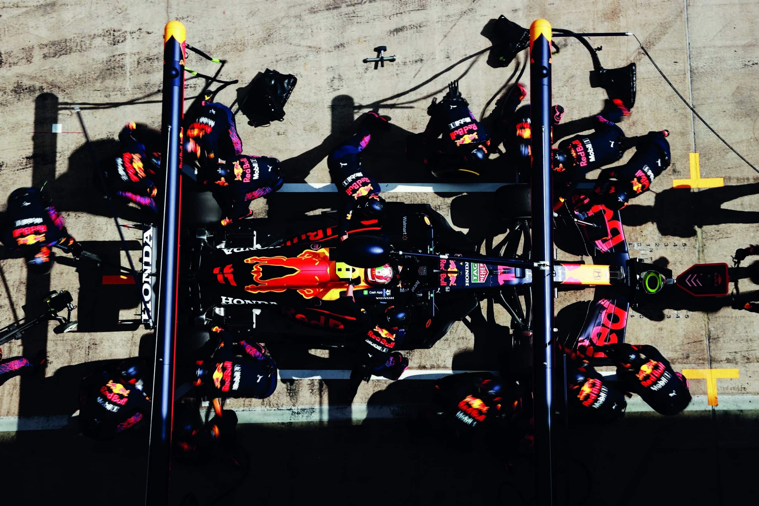 Overhead-view-of-Red-Bull-F1-pitstop