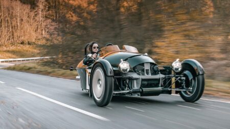 Three-wheeling into the future: new Morgan Super 3 unveiled