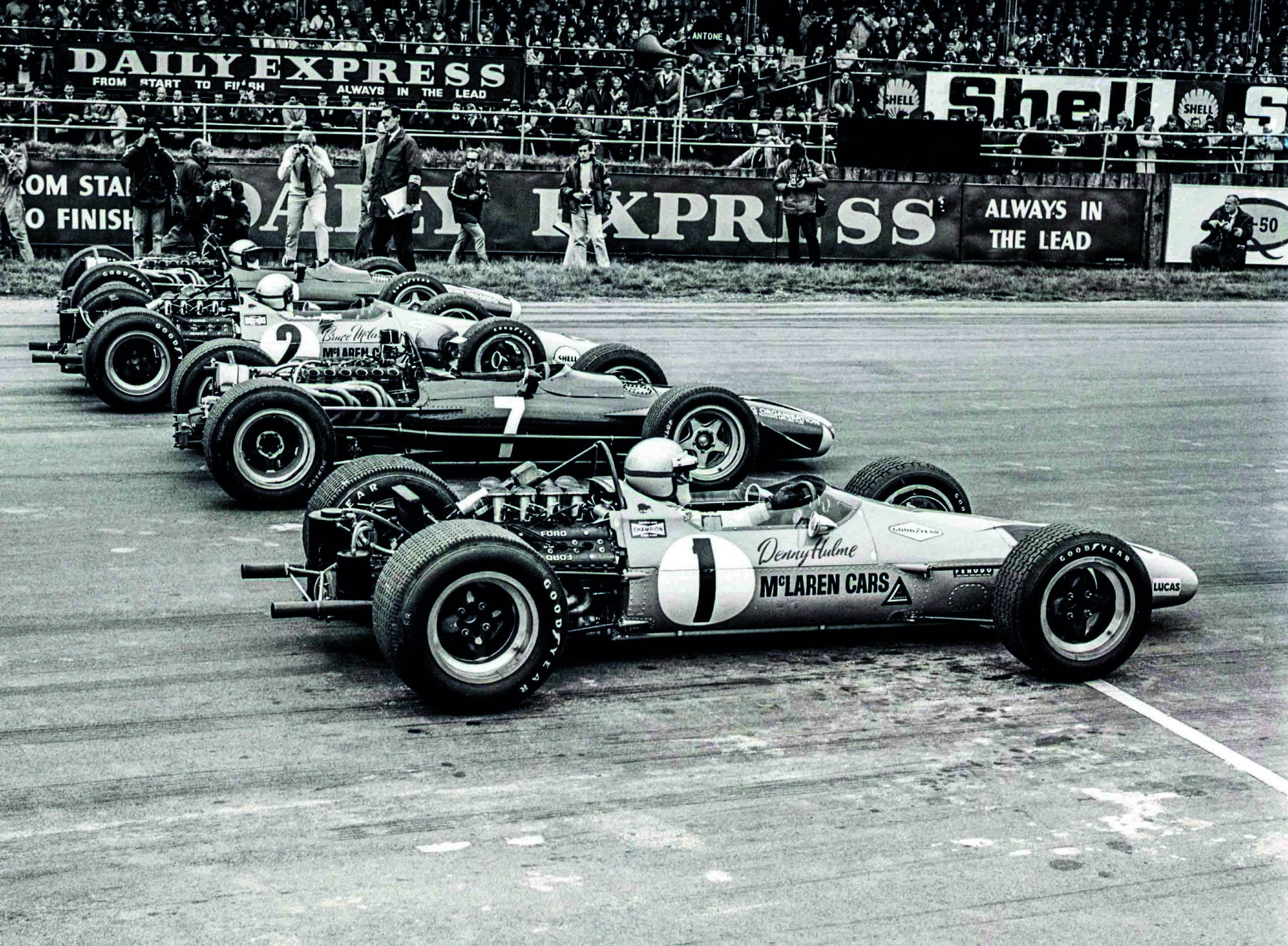 Start of the 1968 International Trophy at Silverstone