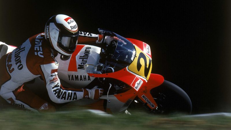 Wayne-Rainey-rides-500cc-Yamaha-at-Brno-1990