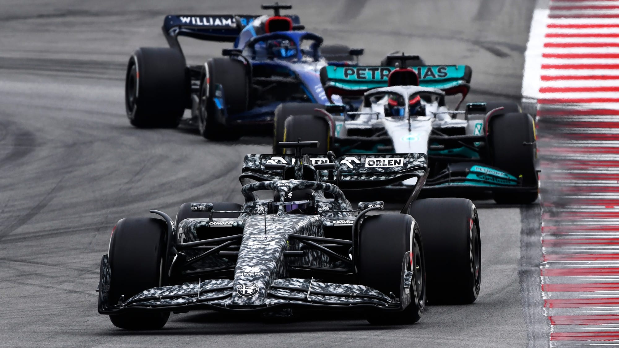Preseason testing 2022  Formula 1 car Formula 1 Mercedes benz suv