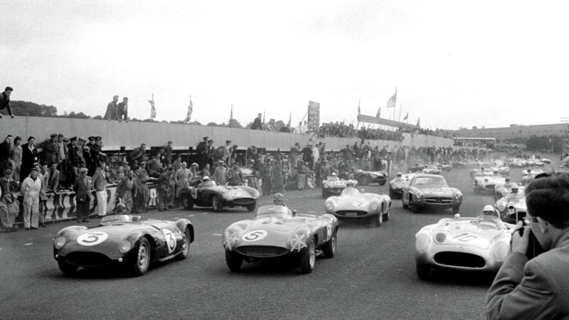 The start of the 1955 Tourist Trophy at Dundrod – No3 is the Cooper-Jaguar of the Whiteheads; the Mercedes (No10) of Stirling Moss and American John Fitch is opposite; and centre is the Ferrari of Umberto Maglioli and Maurice Trintignant