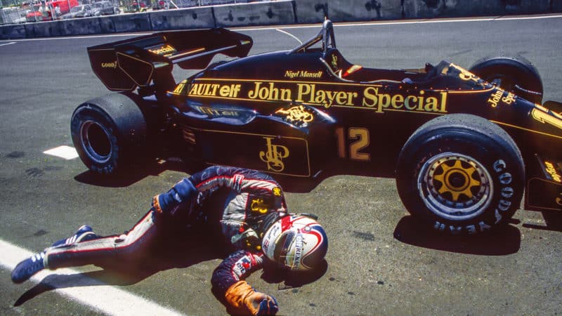 Nigel-Mansell-collapses-at-US-GP