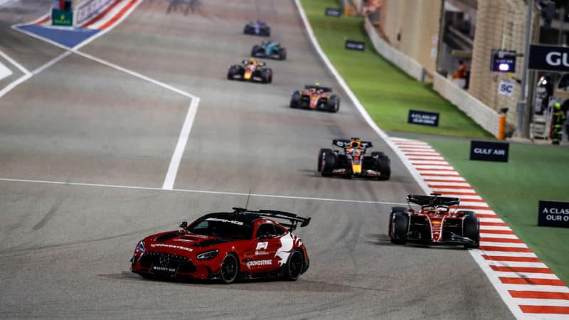 Safety car leads the field at the 2022 F1 Bahrain grand prix
