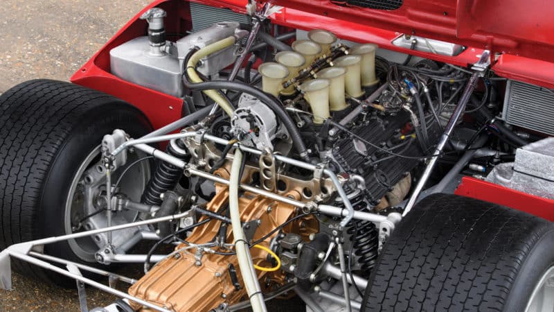 Engine of Alfa Romeo Tipo 33-3