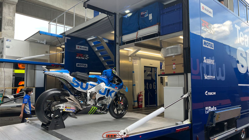 Alex Rins' damaged Suzukia bike is loaded into a truck at 2022 French GP MotoGP Le Mans