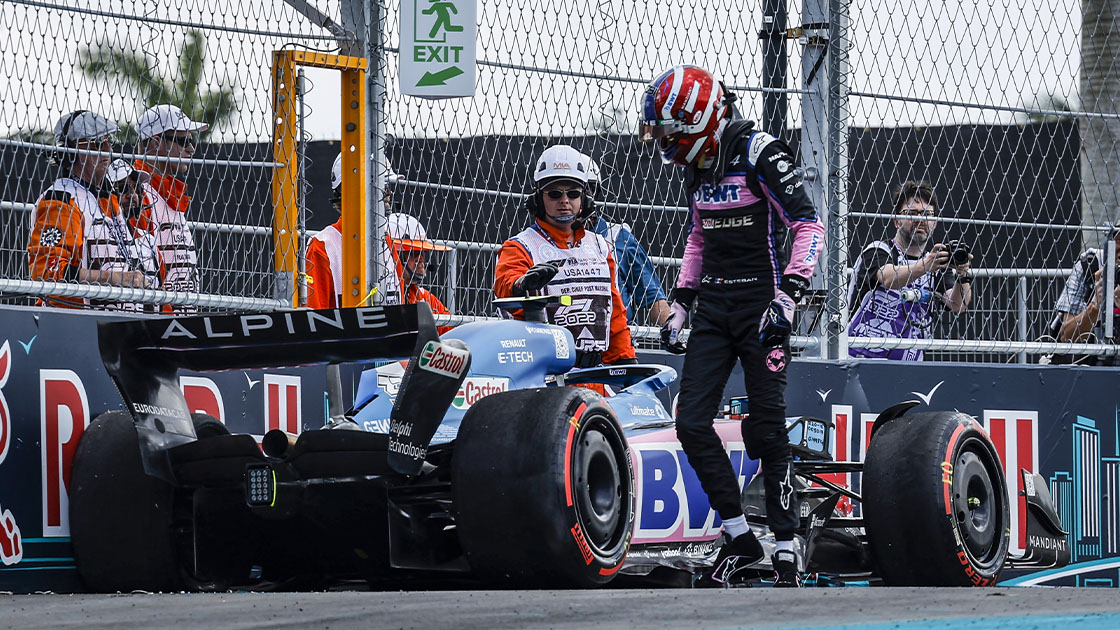 31 OCON Esteban (fra), Alpine F1 Team A522, action, crash, accident, during the Formula 1 Crypto.com Miami Grand Prix 2022, 5th round of the 2022 FIA Formula One World Championship, on the Miami International Autodrome, from May 6 to 8, 2022 in Miami Gardens, Florida, United States of America - Photo Julien Delfosse / DPPI