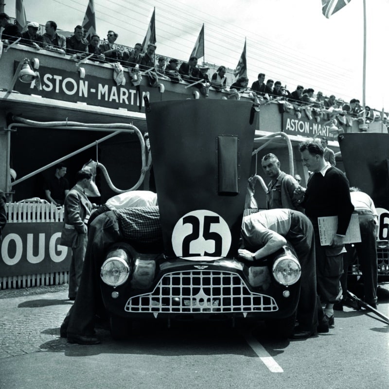 Aston-MArtin-DB3-in-the-pits-at-the-1952-Le-Mans-24-Hours