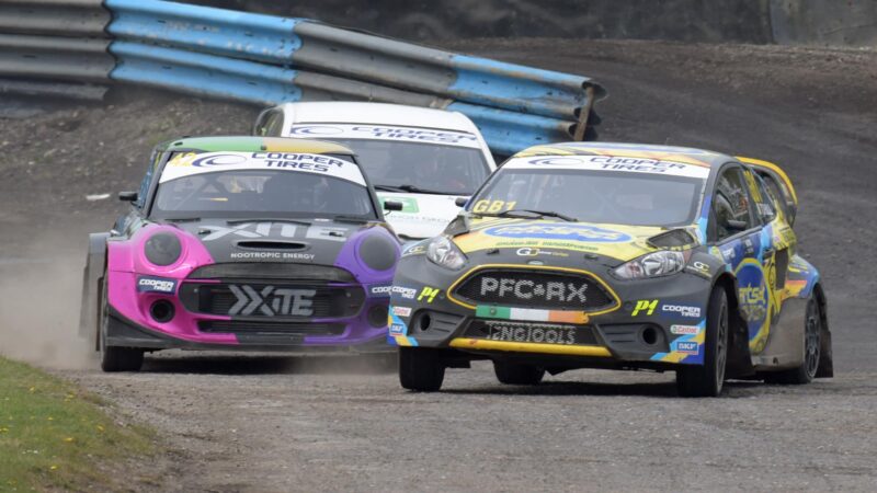 Derek Tohill battles with Oliver Bennett in Lydden Hill rallycross