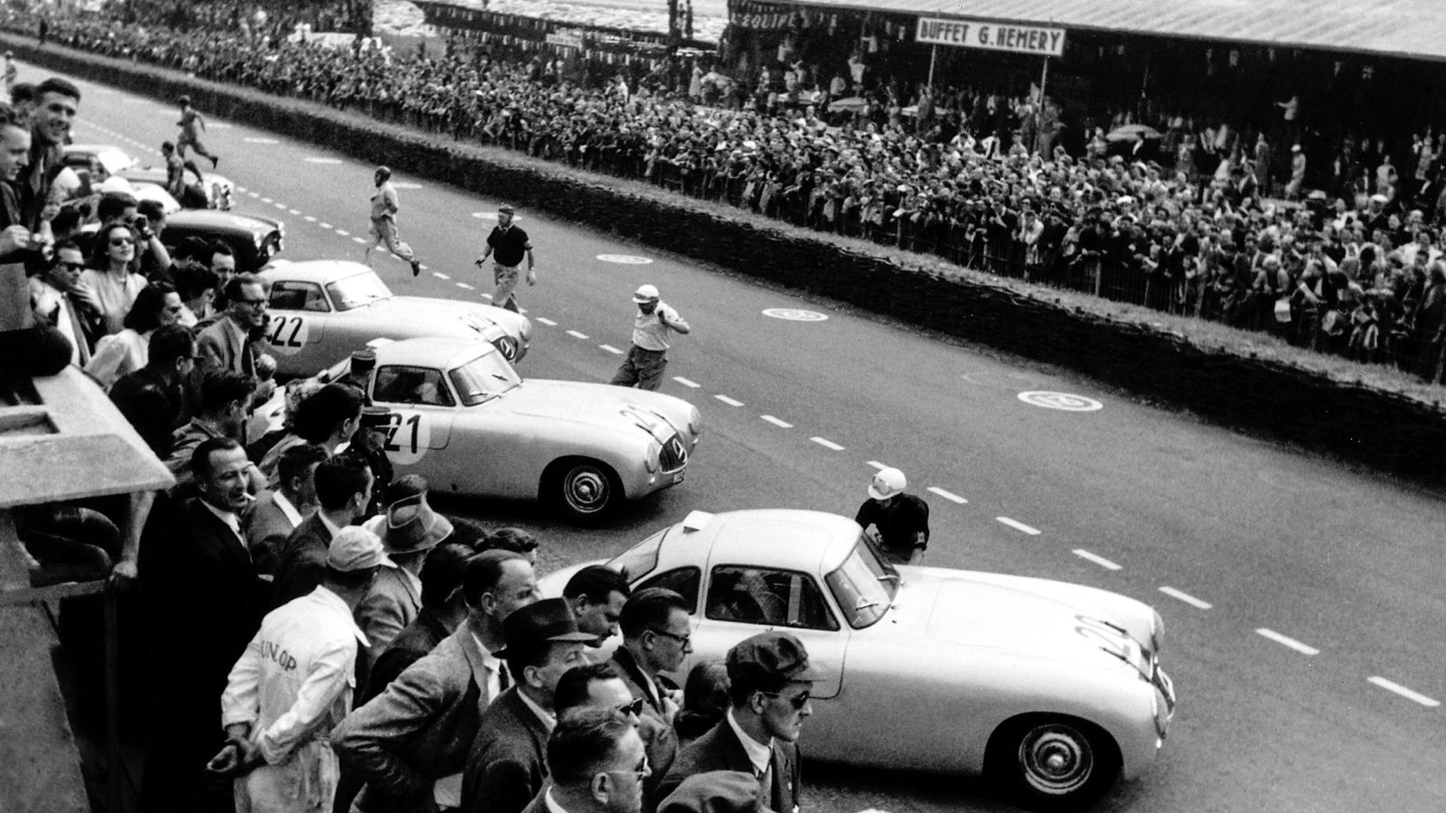 Drivers running to their cars at the start of the 1952 Le Mans 24 Hours