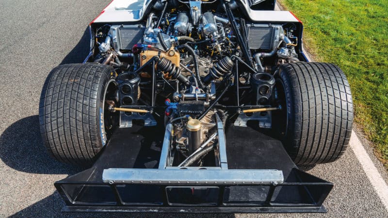 Engine and rear suspension of Porsche 962