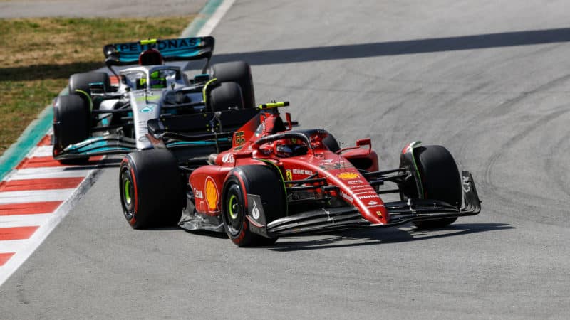 Lewis Hamilton behind Carlos Sainz in the 2022 Spanish Grand prix