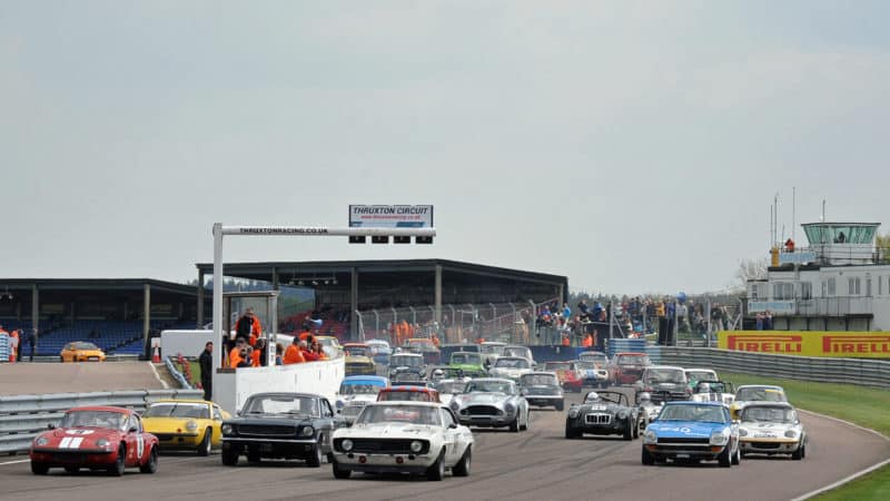 Start of Swinging 60s race at Thruxton in 2022