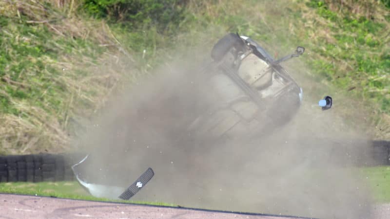 Suzuki Swift of Holly Woolley crashes at Lydden Hill