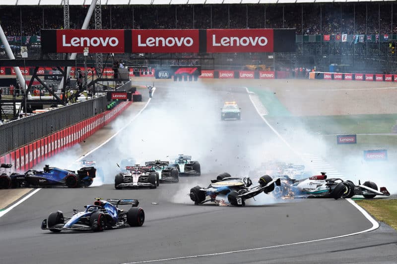 Crash at start of the 2022 British Grand Prix