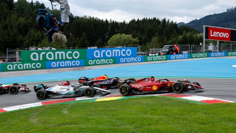 Carlos Sainz ahead of George Russell and Sergio Perez at the start of the 2022 Austrian Grand Prix