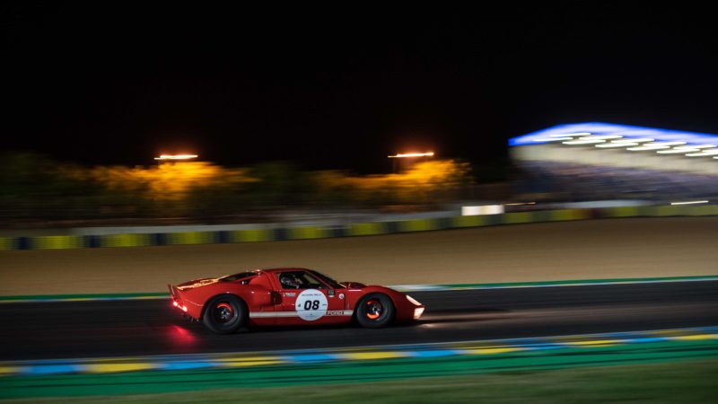 Ford-GT40-at-night-in-the-2022-Le-Mans-Classic