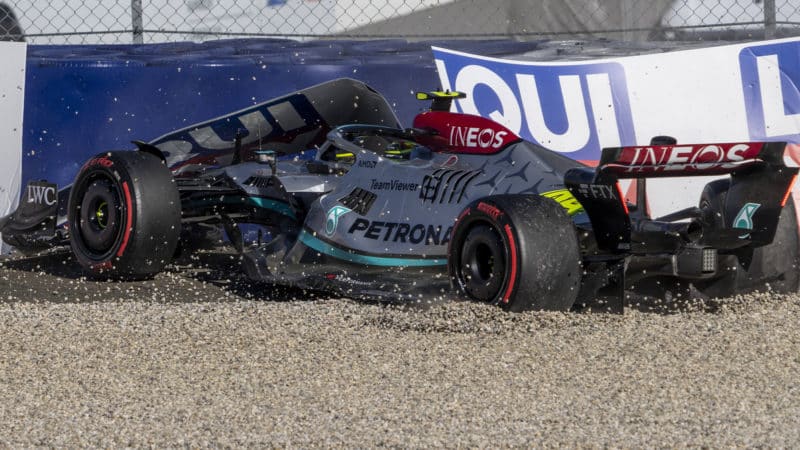 Lewis Hamilton crashes out of qualifying at the 2022 Austrian Grand Prix