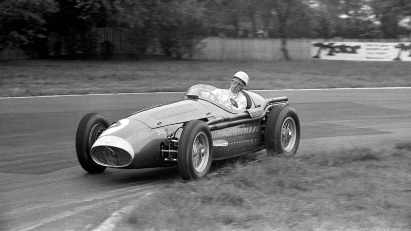 Moss rounds Tatts Corner Aintree, 1954