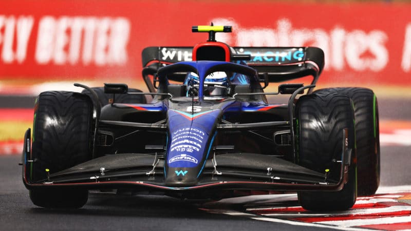 Williams-driver-Nicholas-Latifi-at-the-2022-Hungarian-GP-at-the-Hungaroring