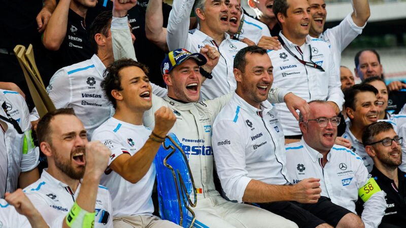 Mercedes-team-celebrates-at-the-2022-Seoul-E-Prix