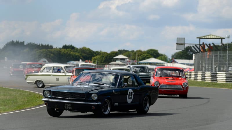 Ford Mustang leads at the Jack Sears Trophy in Castle Combe 2022