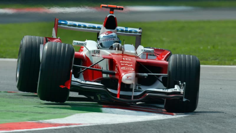 Jarno Trulli going through a chicane at Monza in 2005