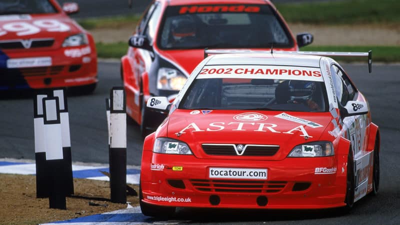 James-Thompson-driving-for-the-Vauxhall-BTCC-team-in-2002