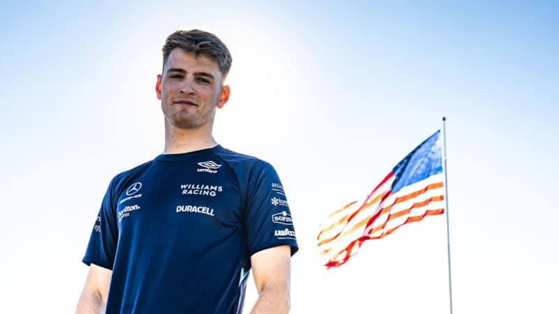 2-Williams-F1-driver-Logan-Sargeant-driving-at-the-2022-US-GP