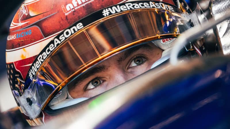 4-Williams-F1-driver-Logan-Sargeant-driving-at-the-2022-US-GP