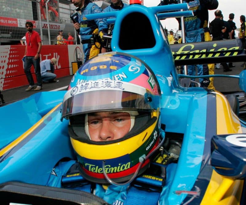 Jacques Villeneuve on the grid in the 2006 Renault F1 car