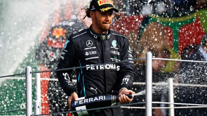 Ferrari contract could make Hamilton oldest F1 champion in over 65 years