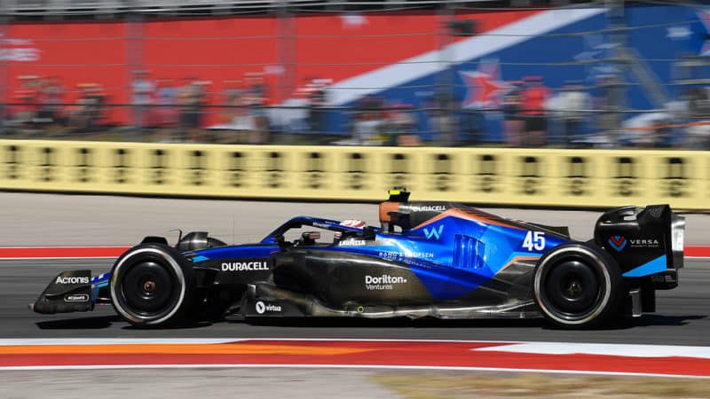 Williams-F1-driver-Logan-Sargeant-driving-at-the-2022-US-GP