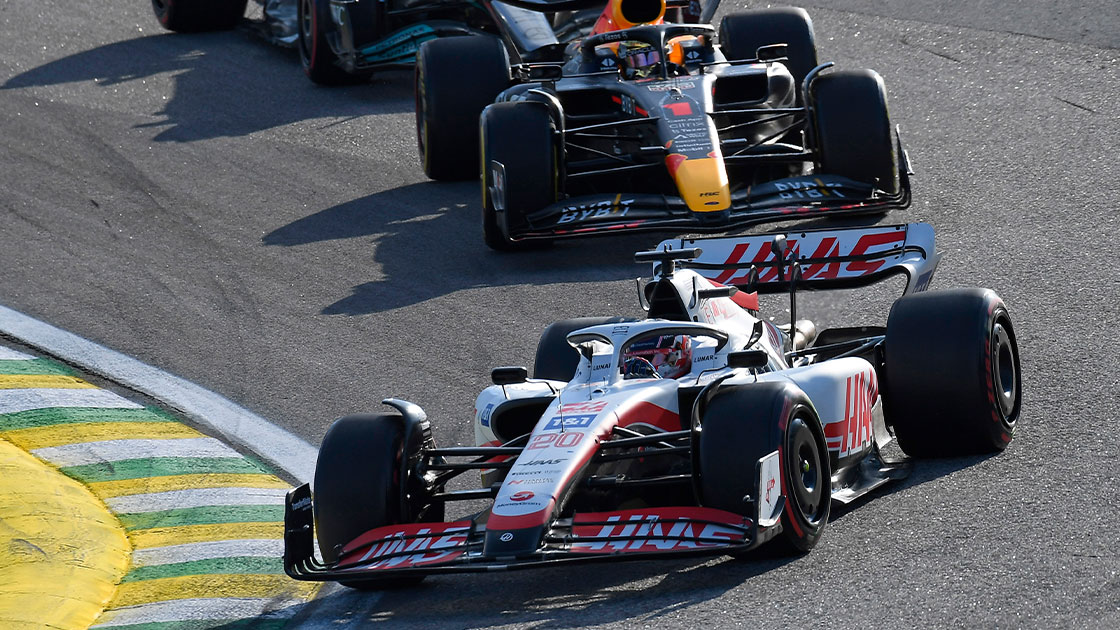 2 Haas F1 piloto Kevin Magnussen no GP do Brasil de 2022