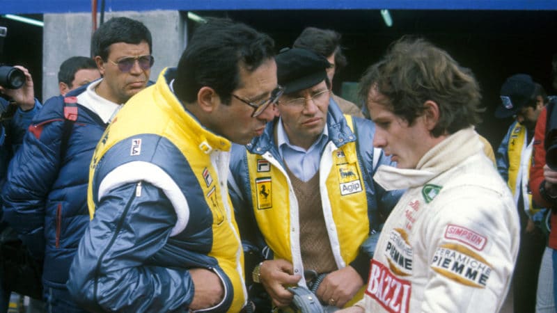 Ferrari-F1-engineer-Mauro-Forghieri-talks-to-Gilles-Villeneuve-at-the-1982-Belgian-GP