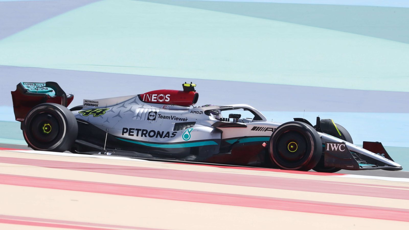 Lewis-Hamilton -Pre-Season-Bahrain