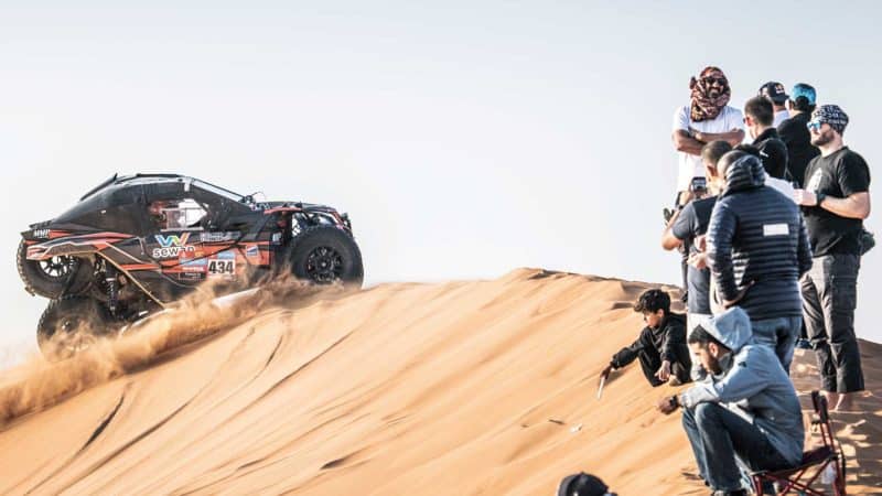 Dakar spectators on the dunes