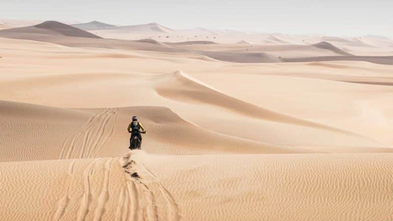 Stefan Svitkoriding through the dunes