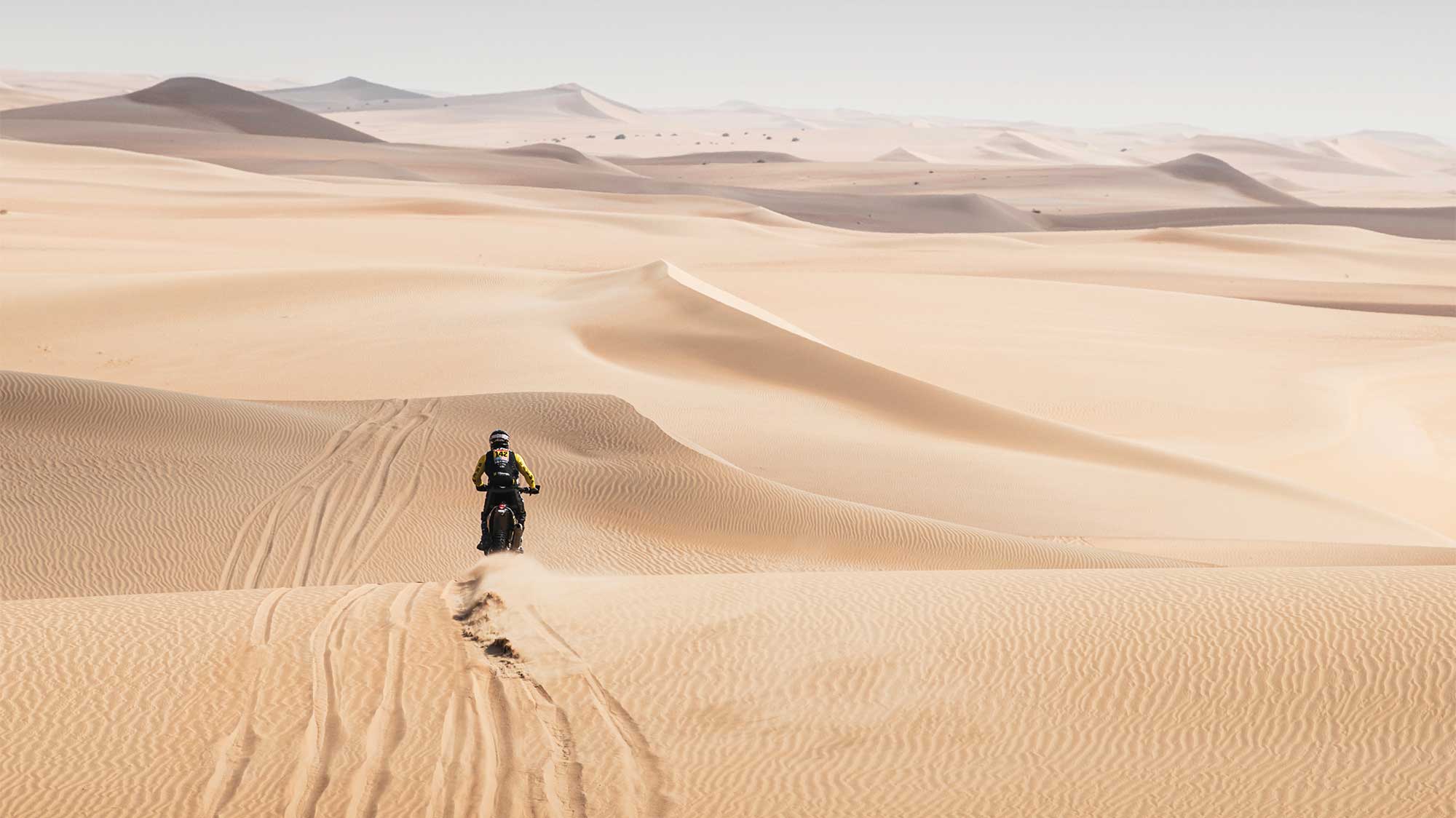 Stefan Svitkoriding through the dunes