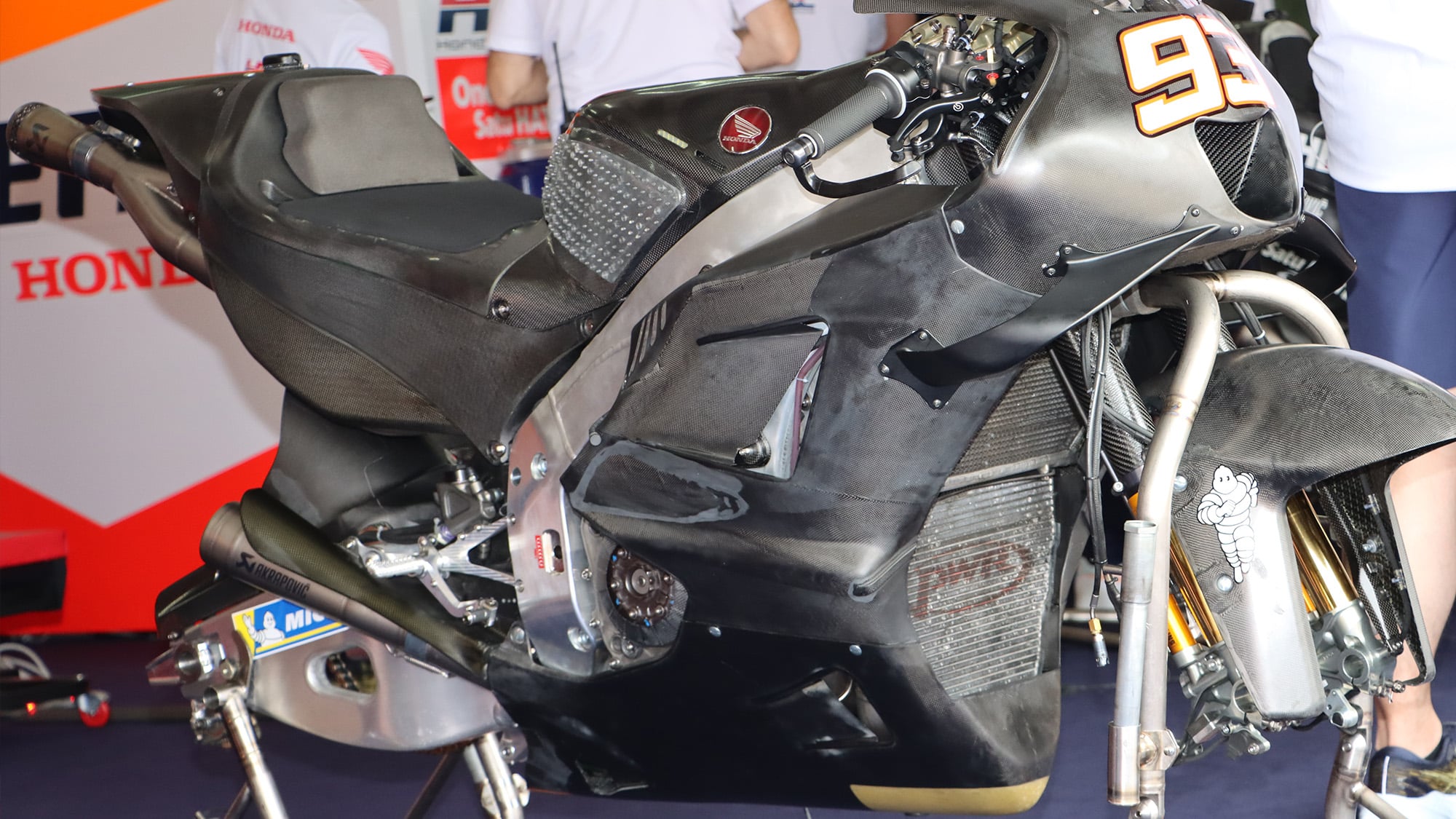 Black carbon Honda frame for Marc MArquez at 2023 MotoGP Sepang test
