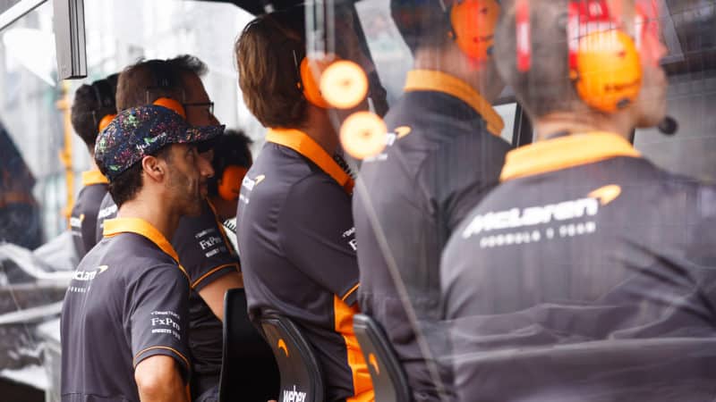 Daniel Ricciardo watches F1 race from McLaren pitwall at 2022 Sao Paulo Grand Prix